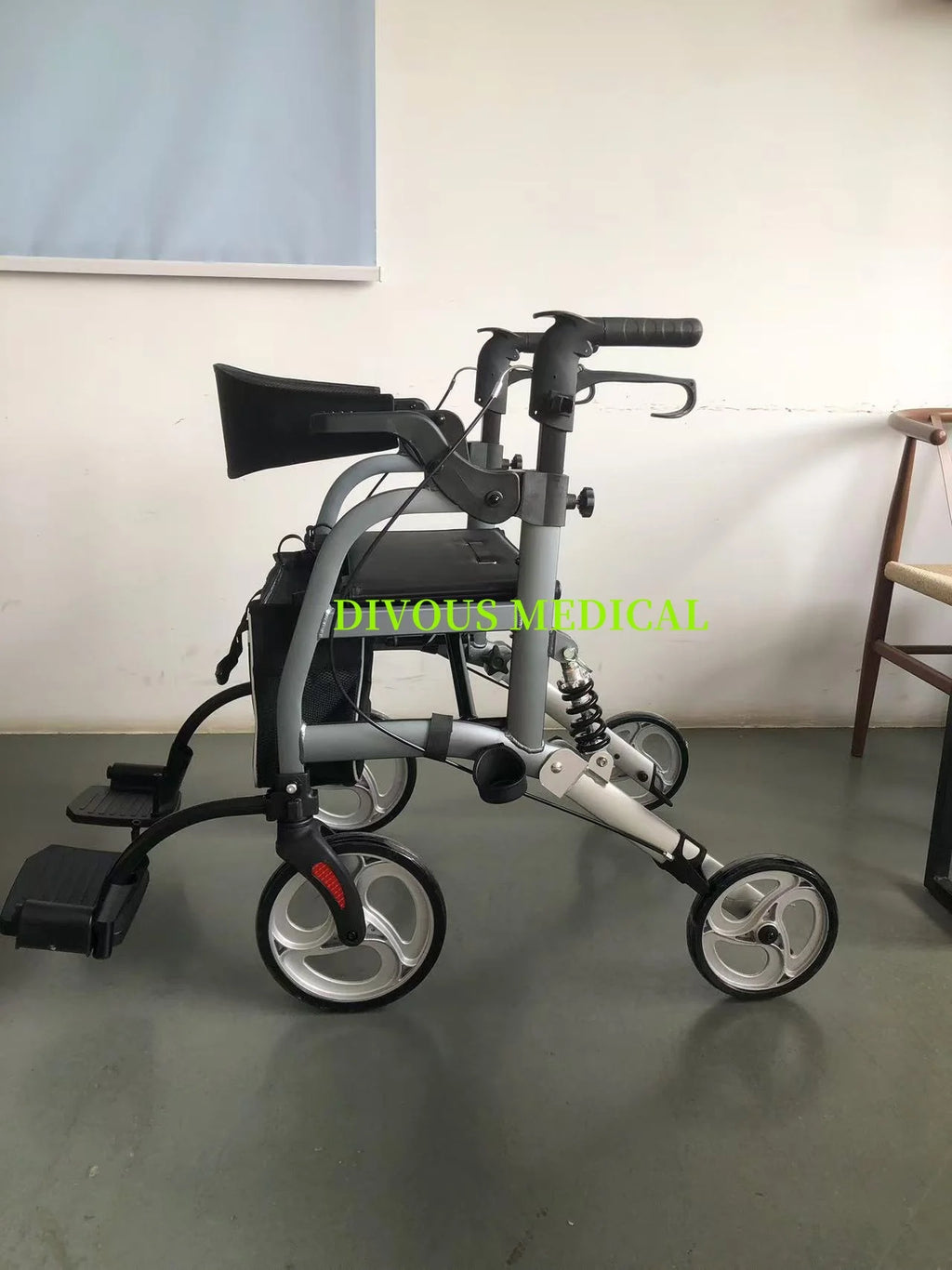 Four-legged Walking Assist Rollator Walker, Aluminum Alloy Training Mobility Aid, Small Walkers - GilloServ